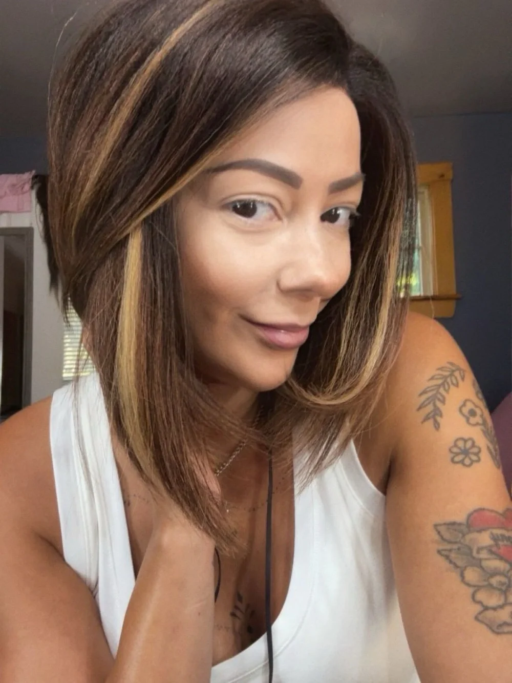 Brown highlighted glueless bob wig very natural Brazilian type hair synthetic